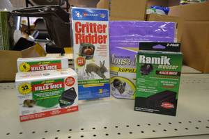 lot 213 image: Assorted Mouse Traps  Repellants
