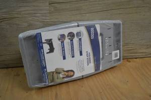 lot 325 image: Lightweight COSCO Folding Stepstool