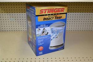 lot 318 image: Stinger Household Indoor Insect Trap