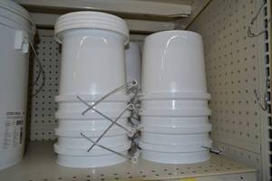 lot 335 image: Lot of (13) 1 Gallon Buckets w Handles