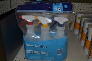 lot 357 image: (18) 32oz Spray Bottles