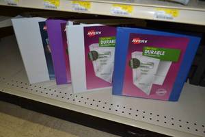 lot 366 image: Approx. 25 Assorted Binders on Shelf