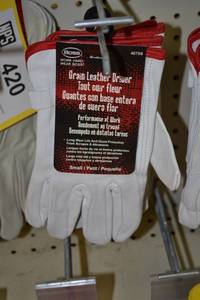 lot 427 image: (2) Pair Grain Leather Driver Gloves Size Small