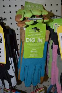 lot 393 image: (7) Pair Goat Skin Womens Work Gloves Size Medium