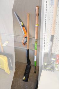 lot 182 image: Fiskars Pruning Saw and Weeders