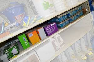 lot 338 image: Large Swiffer Cleaning Inventory