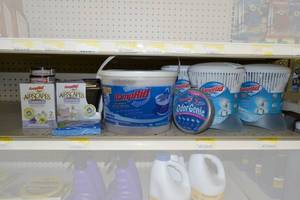 lot 363 image: Shelf of DampRid Products