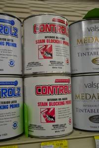 lot 1682 image: (4) 1 Quart CONTROLZ Interior Oil-Based Stain Blocking Primer