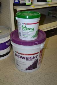 lot 2337 image: 4.5 Gallon and 3.5 Qt Drywall Joint Compound