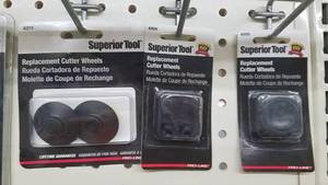 lot 2186 image: Lot of Superior Tool Pipe Cutters and Replacement Blades