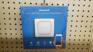 lot 2175 image: Honeywell Lyric Wi-Fi Leak and Freeze Detector