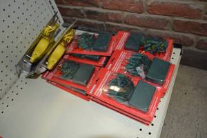 lot 1922 image: Lot of Battery Operated Christmas Lights, LED Light Tools