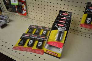 lot 1915 image: Lot of 10 Ronson Refillable Butane Lighters