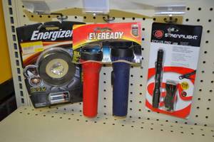 lot 1908 image: Lot of Assorted Flashlights