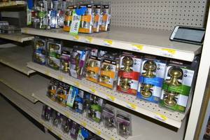 lot 1610 image: (17) ProSource Bright Brass Door HandlesKnobsSingleDouble Cylinder Deadbolts and More