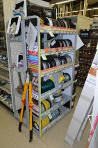 lot 1524 image: Chain Spool Rack with Cutter