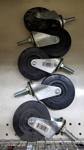 lot 1082 image: (5) 4 Rubber Wheel Swivel Casters