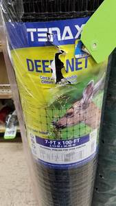 lot 1093 image: Roll of TERAX Deer Net 7 x 100