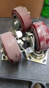 lot 1089 image: (3) MintCraft 5 Swivel Caster Wheels w Brakes