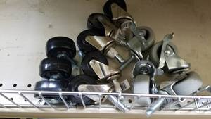 lot 1085 image: (12) 2 Rubber and Plastic Wheel Straight and Swivel Casters