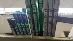 lot 1187 image: Lot of 18 Sylvania  LED 48 T8 Style Lights