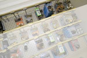 lot 1075 image: Lot of Various Styles Swivel Casters