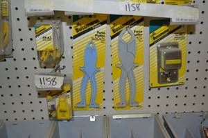 lot 1158 image: Lot of Bussmann Fuse Pullers, Testers and More