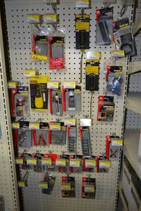 lot 1236 image: Huge Lot of Electrical Clamps, Wire Strippers, Wire Nuts, Klein Tools Screwdrivers and More
