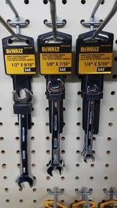 lot 1982 image: (5) DeWalt Double Open End Wrenches - Standard