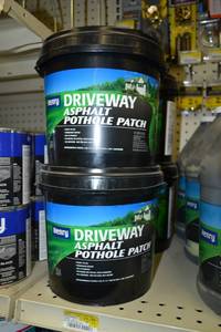 lot 2267 image: (4) 11 LB Buckets Henry Driveway Asphalt Pothole Patch