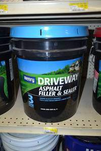 lot 2284 image: 4.75 Gallon Henry  Driveway Filler and Sealer