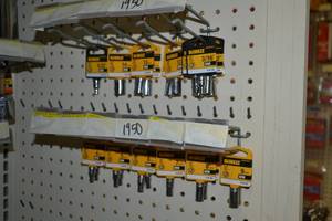 lot 1950 image: (23) DeWalt 14  Sockets
