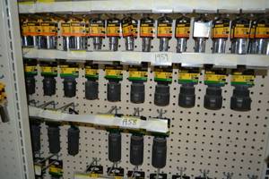 lot 1959 image: (13) DeWalt 6pt 34 Drive IMPACT Sockets
