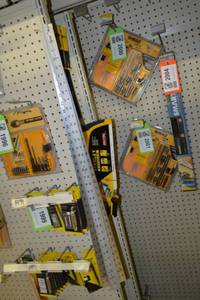 lot 2013 image: (7) Metal Yardsticks