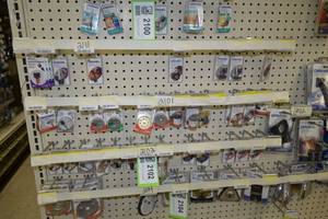lot 2101 image: Large Lot of Dremel Accessories