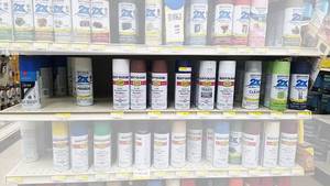 lot 812 image: Assorted Rustoleum, Valspar and More Spray Paint - Contents of Shelf - See Pics