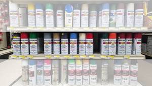 lot 814 image: Assorted Rustoleum, Valspar and More Spray Paint - Contents of Shelf - See Pics