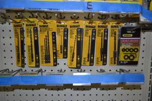 lot 475 image: DeWalt Rapid Load Drill Bits 14 Shank