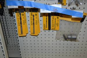 lot 482 image: Inventory of DeWalt Brad Point Drill bits  12 Replacement Drill Chuck
