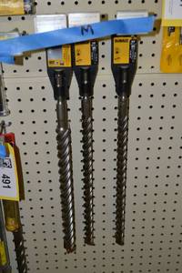 lot 486 image: (5) DeWalt Masonry  Rock Carbide Drill Bits 16 Long