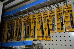 lot 493 image: Inventory of DeWalt Rock Carbide 6 Drill Bits