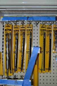lot 492 image: (9) DeWalt Rock Carbide Drill Bits 1 to 14 12 Length