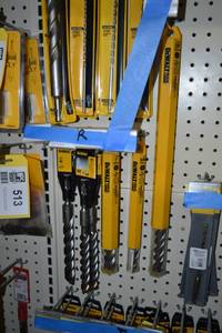 lot 496 image: (7) DeWalt Rock Carbide Masonry Drill Bits Sizes 1 to 58