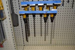 lot 499 image: (12) DeWalt SDS Rock Carbide Drill Bits 10 length