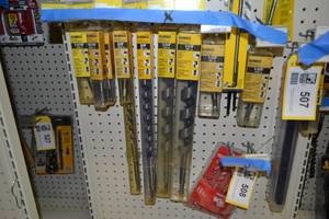 lot 506 image: Inventory of DeWalt Ship Auger Bits
