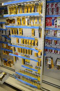 lot 528 image: DeWalt 14 Drive Power Bits 140 Packages