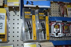 lot 531 image: (8) DeWalt Magnetic Impact Rated Swivel Nut Drivers  Impact Shank Adapter