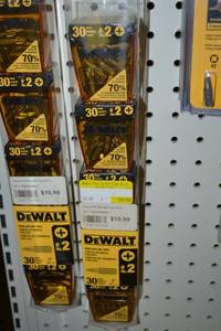 lot 537 image: 150 DeWalt #2 Phillips Head 14 Bits