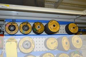 lot 554 image: (26) DeWalt Assorted 4 Grinding  Cutoff Discs