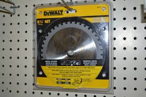 lot 570 image: DeWalt 6-34 Ferrous Metal Cutting Saw Blade